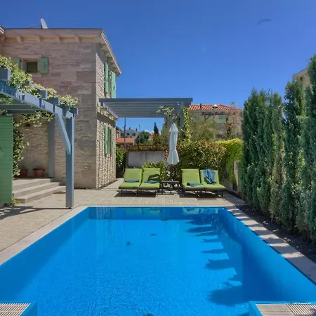 Stone Zelda With Pool In Liznjan, Istria Villa *