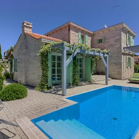 Villa Stone Zelda With Pool In Liznjan, Istria *