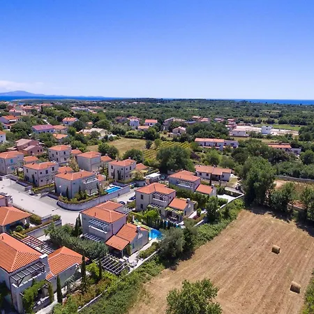 Villa Stone Zelda With Pool In Liznjan, Istria