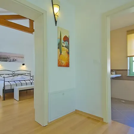 Villa Stone Zelda With Pool In Liznjan, Istria *