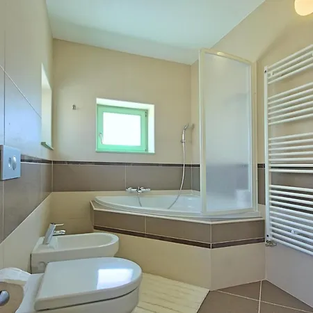 Stone Zelda With Pool In Liznjan, Istria