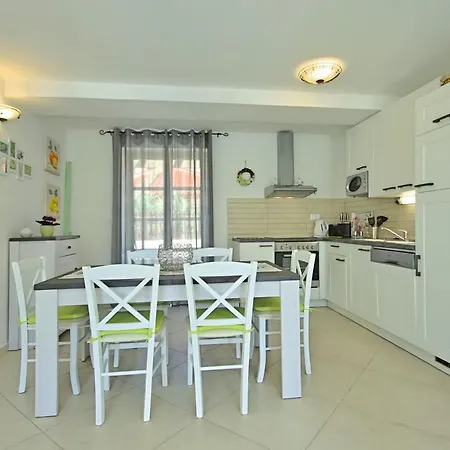 Villa Stone Zelda With Pool In Liznjan, Istria *