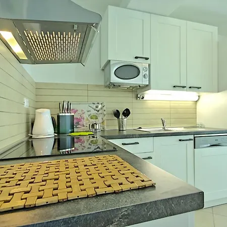 Stone Zelda With Pool In Liznjan, Istria Βίλα *