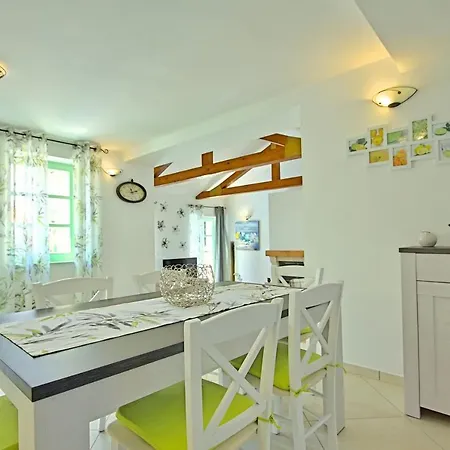 Βίλα Stone Zelda With Pool In Liznjan, Istria Ližnjan