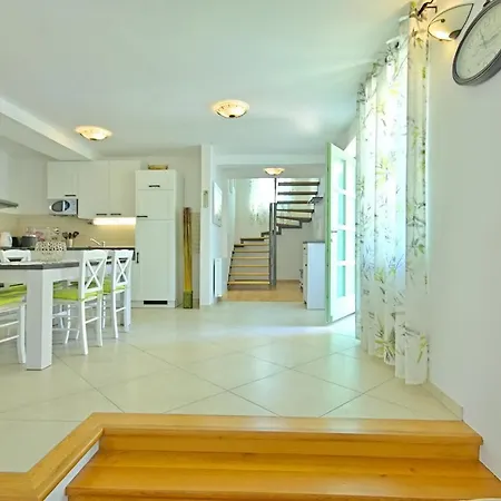 Stone Zelda With Pool In Liznjan, Istria Βίλα *