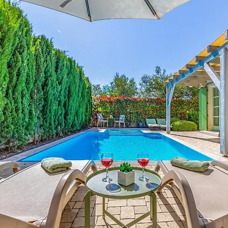 Stone Zelda With Pool In Liznjan, Istria Villa