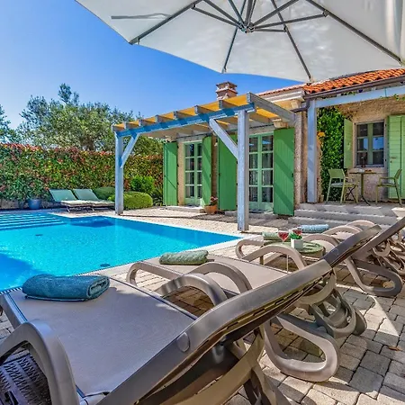 Stone Zelda With Pool In Liznjan, Istria Βίλα Ližnjan