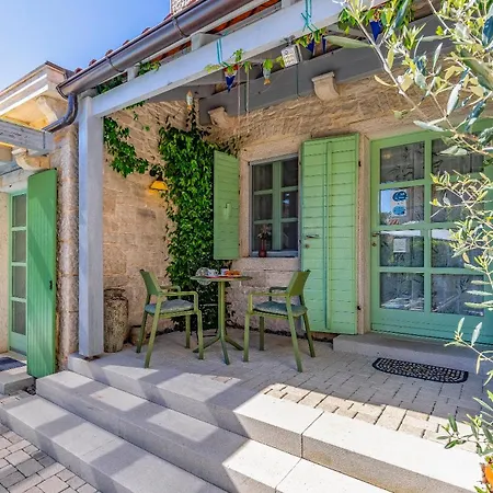 Βίλα Stone Zelda With Pool In Liznjan, Istria *