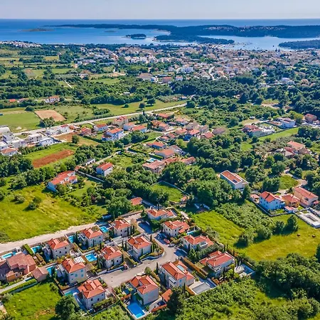 Βίλα Stone Zelda With Pool In Liznjan, Istria Ližnjan