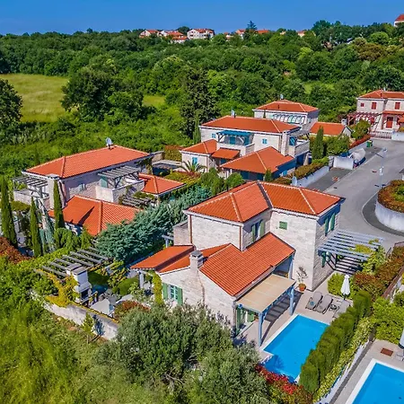 Stone Zelda With Pool In Liznjan, Istria * Ližnjan