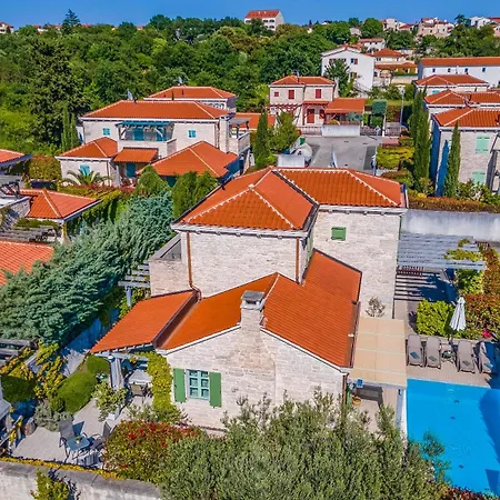 Stone Zelda With Pool In Liznjan, Istria Βίλα Ližnjan